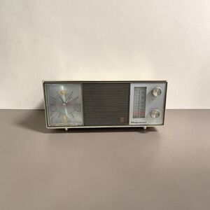 Vintage Magnavox Solid State AM Clock Radio Cream Brown Mid Century Modern